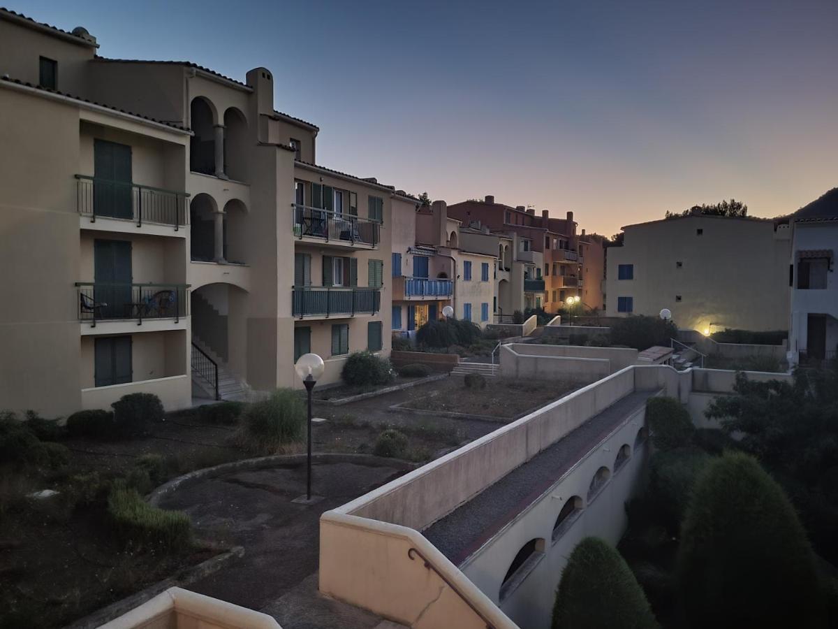 Superbe T2 En Centre Ville Au Calme A Deux Pas Du Marche Cavalaire-sur-Mer Exterior foto